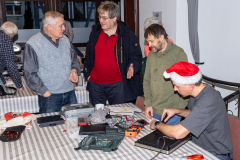 20241221_Reparaturcafe-50_00138